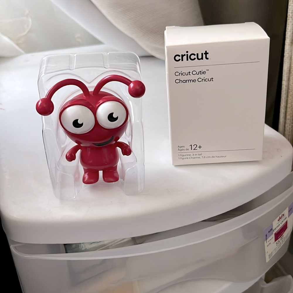 NIB Cricut Cutie True Red